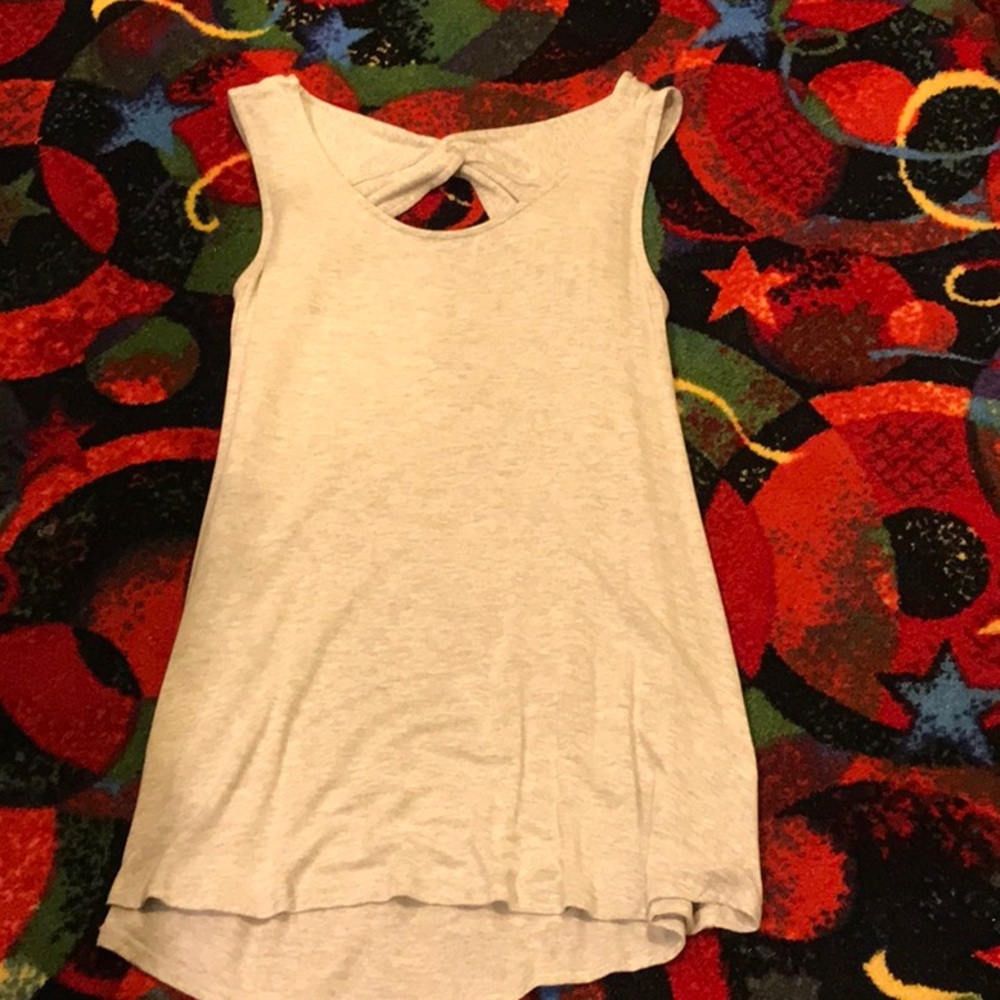 Tops - Picture 3 of 4